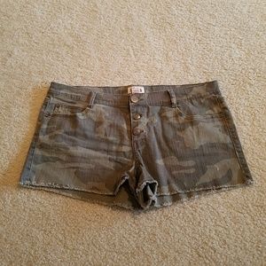 Barely worn. Camo shorts.
